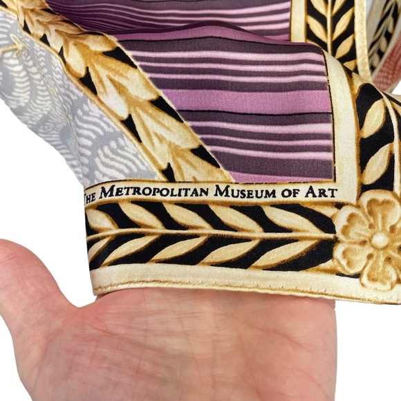 The Met Silk Scarf OS - Picture 2 of 13